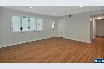 89 Wyoming Road, Paramus, NJ 07652 - Photo 5