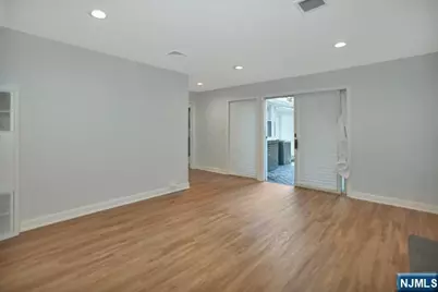 89 Wyoming Road, Paramus, NJ 07652 - Photo 7