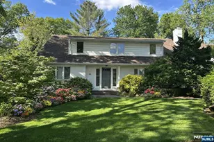 711 Camperdown Rd, Teaneck Township, NJ 07666 - Photo 1