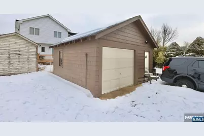 24 Hewitt Avenue, Belleville, NJ 07109 - Photo 33