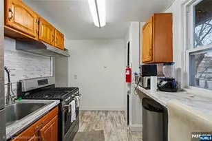 458 Fairview Ave, Orange, NJ 07050 - Photo 27