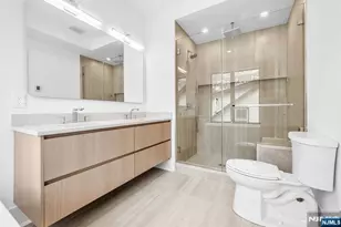 25 Garden Pl A, Edgewater, NJ 07020 - Photo 17