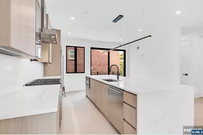 25 Garden Place A #A, Edgewater, NJ 07020 - Photo 9