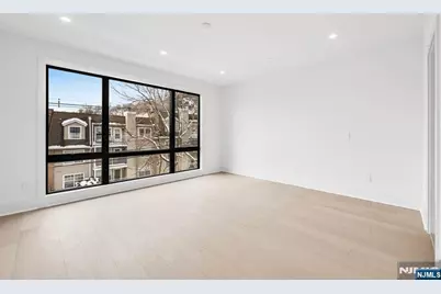 25 Garden Place A #A, Edgewater, NJ 07020 - Photo 13