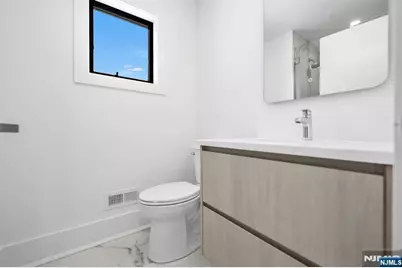 25 Garden Place A #A, Edgewater, NJ 07020 - Photo 29