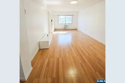 333 Grand Avenue 2E #2E, Palisades Park, NJ 07650 - Photo 1