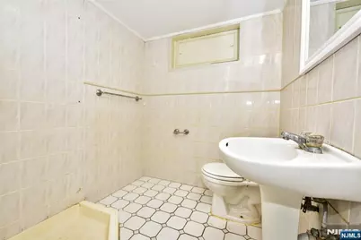 110 Lakeshore Drive, Oakland, NJ 07436 - Photo 33