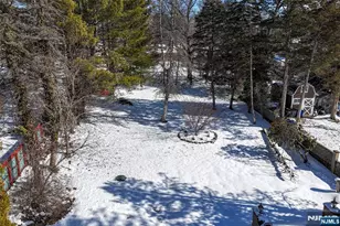 110 Lakeshore Dr, Oakland, NJ 07436 - Photo 25