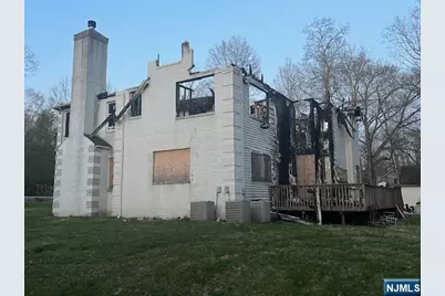 18 Lake Road, Upper Saddle River, NJ 07458 - Photo 3