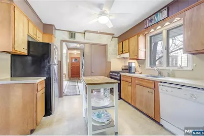 15 Garden Street, Bergenfield, NJ 07621 - Photo 9