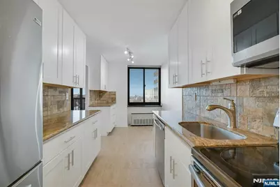 300 Winston Drive 919 #919, Cliffside Park, NJ 07010 - Photo 5