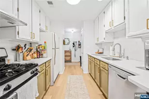 2213 Hilltop Rd, Mahwah, NJ 07430 - Photo 5