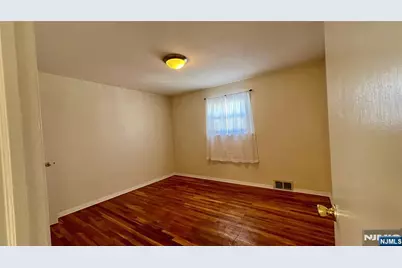 228 Philip Avenue, Elmwood Park, NJ 07407 - Photo 9