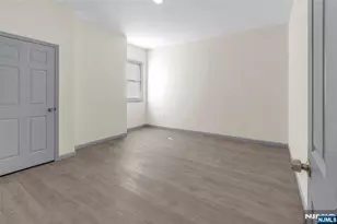 183 6th Street 181, Newark, NJ 07107 - Photo 5