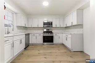 18 Kinney St, Newark, NJ 07102 - Photo 3