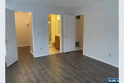 126 Raintree Lane, Mahwah, NJ 07430 - Photo 11