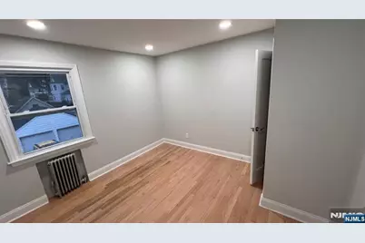 86 N Walnut Street, Ridgewood, NJ 07450 - Photo 9