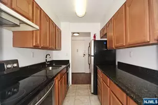 555 Gorge Road 3B, Cliffside Park, NJ 07010 - Photo 7