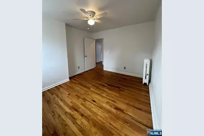 289 Livingston Avenue 2nd Fl #2nd Fl, Lyndhurst Township, NJ 07071 - Photo 3