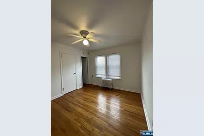 289 Livingston Avenue 2nd Fl #2nd Fl, Lyndhurst Township, NJ 07071 - Photo 5
