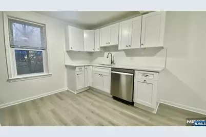 250 Chase Avenue 2 #2, Lyndhurst Township, NJ 07071 - Photo 3