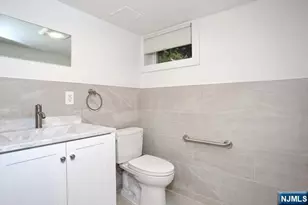 220 Raymond St, Hasbrouck Heights, NJ 07604 - Photo 31