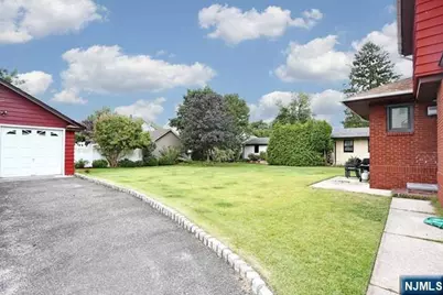 220 Raymond Street, Hasbrouck Heights, NJ 07604 - Photo 33