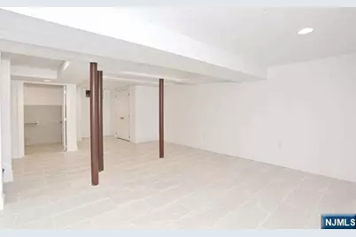 220 Raymond Street, Hasbrouck Heights, NJ 07604 - Photo 29