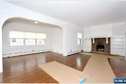 220 Raymond Street, Hasbrouck Heights, NJ 07604 - Photo 9