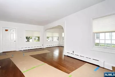 220 Raymond Street, Hasbrouck Heights, NJ 07604 - Photo 11