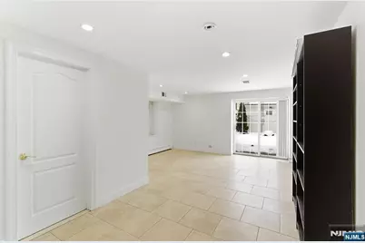 281 Wayne Avenue 281 #281, Cliffside Park, NJ 07010 - Photo 19