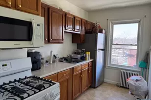 140 W Englewood Ave C4, Teaneck Township, NJ 07652 - Photo 3