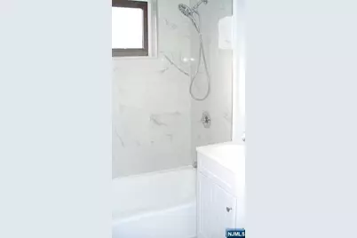 501 Linwood Drive 5J #5J, Fort Lee, NJ 07024 - Photo 13