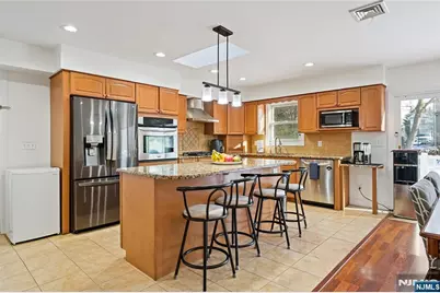 4 Harlow Crescent, Fair Lawn, NJ 07410 - Photo 7