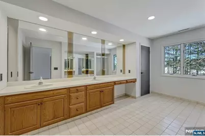 14 Washington Lane, Mahwah, NJ 07430 - Photo 33