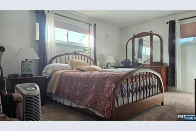 560 Boulevard, New Milford, NJ 07646 - Photo 5