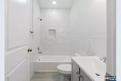 15 Highland Avenue, East Orange, NJ 07018 - Photo 7