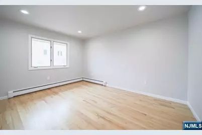 223 E Palisades Boulevard 2nd Fl #2nd FL, Palisades Park, NJ 07650 - Photo 17