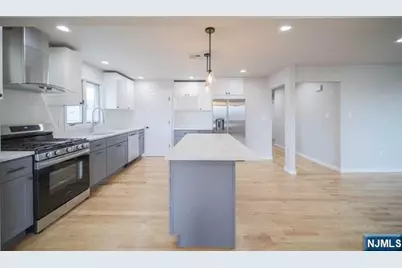 223 E Palisades Boulevard 2nd Fl #2nd FL, Palisades Park, NJ 07650 - Photo 13