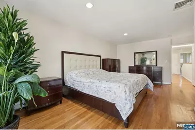 1670 Maple Street, Fort Lee, NJ 07024 - Photo 13