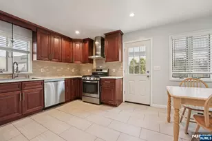 1670 Maple St, Fort Lee, NJ 07024 - Photo 7