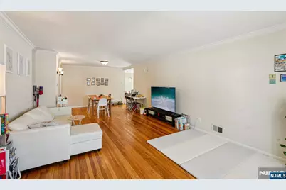 44 Forsythia Lane, Paramus, NJ 07652 - Photo 7