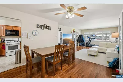 44 Forsythia Lane, Paramus, NJ 07652 - Photo 9