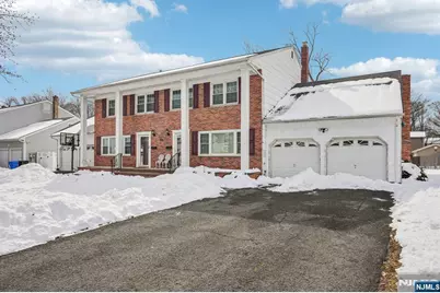 44 Forsythia Lane, Paramus, NJ 07652 - Photo 3