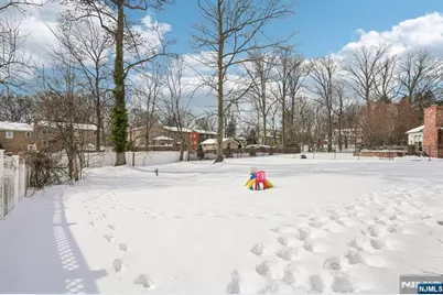 44 Forsythia Lane, Paramus, NJ 07652 - Photo 39