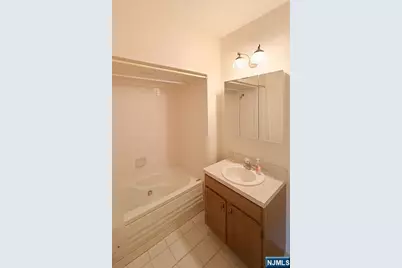 5415 Richmond Road, West Milford, NJ 07480 - Photo 11