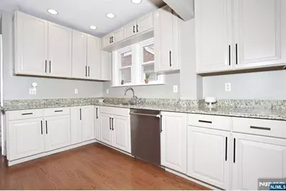 703 Linden Avenue, Teaneck Township, NJ 07666 - Photo 9