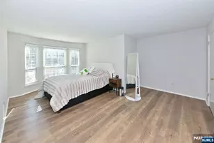 250 Larch Ln, Mahwah, NJ 07430 - Photo 17