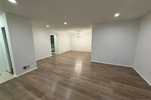 250 Larch Ln, Mahwah, NJ 07430 - Photo 7