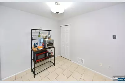 250 Larch Lane, Mahwah, NJ 07430 - Photo 15